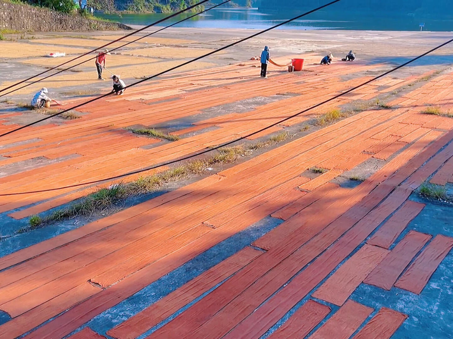 Master artisan working with natural dyes
