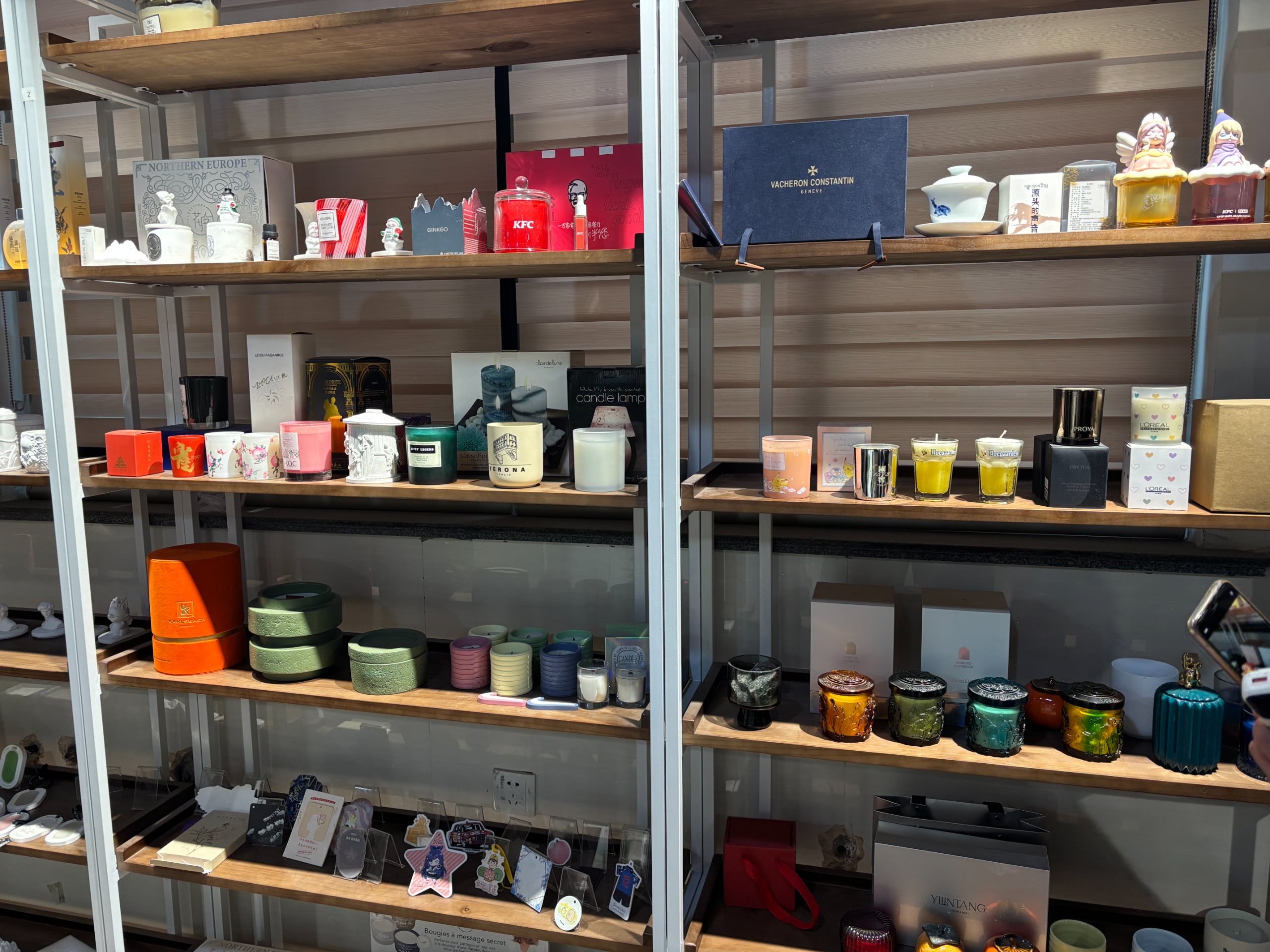 Custom logo branding on candles